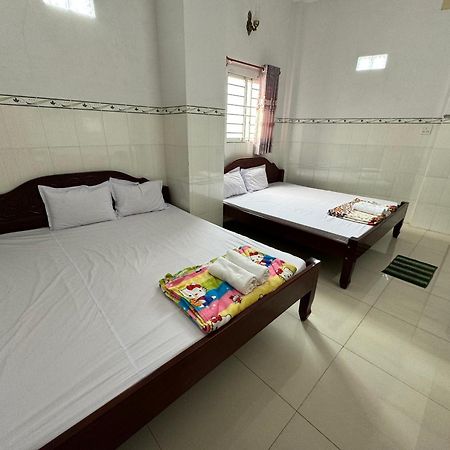 Nha Nghi Hoa Ly Hotel Chau Doc Bagian luar foto