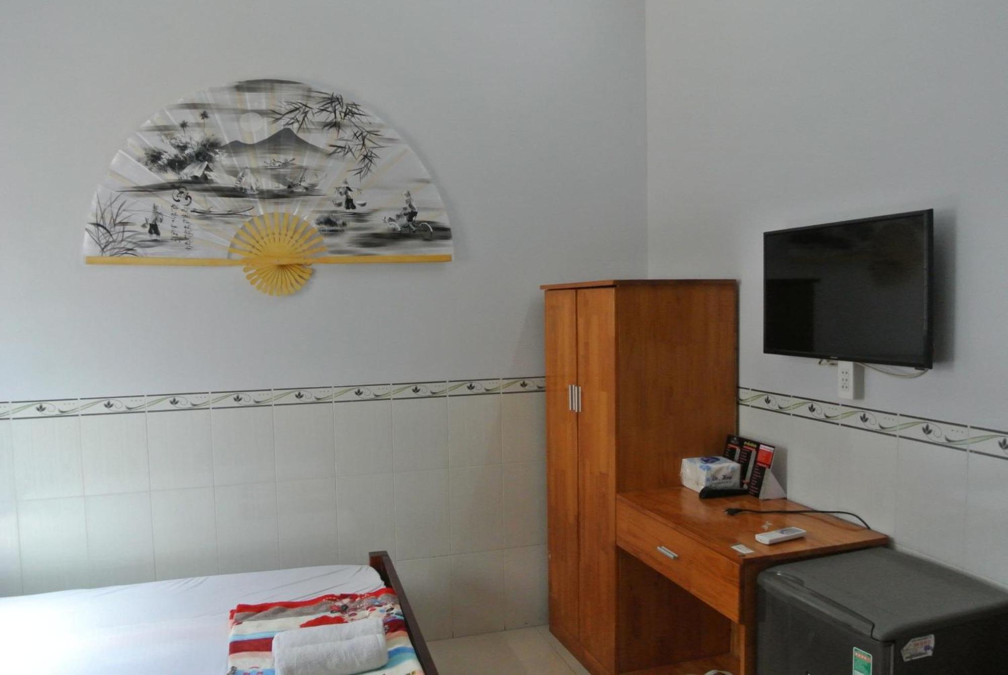 Nha Nghi Hoa Ly Hotel Chau Doc Bagian luar foto