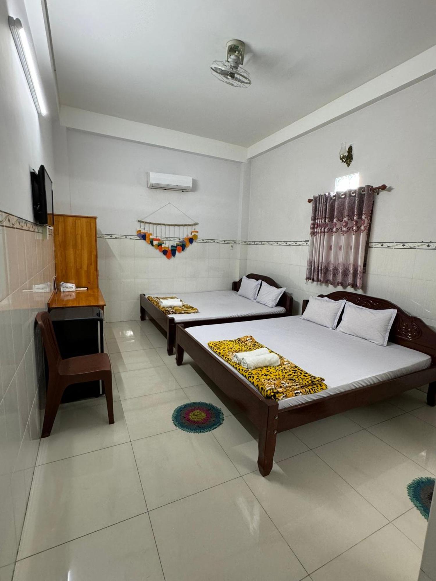 Nha Nghi Hoa Ly Hotel Chau Doc Bagian luar foto