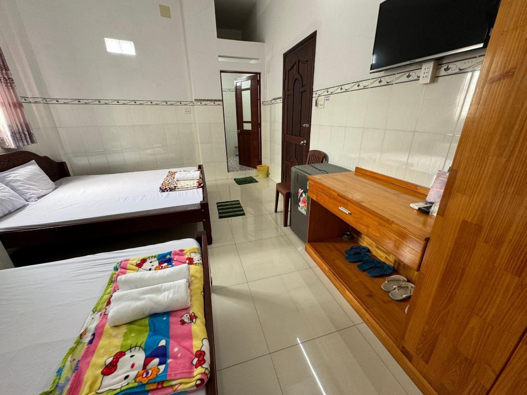 Nha Nghi Hoa Ly Hotel Chau Doc Bagian luar foto