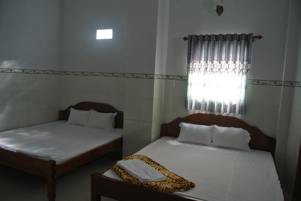 Nha Nghi Hoa Ly Hotel Chau Doc Bagian luar foto